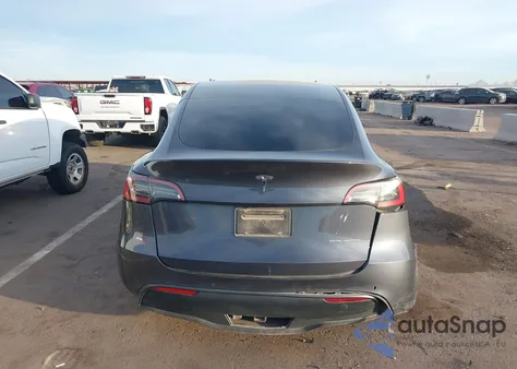 2021 Tesla Model Y Long Range Dual Motor All-Wheel Drive z USA, uszkodzony, nr VIN 5YJYGDEE9MF253531